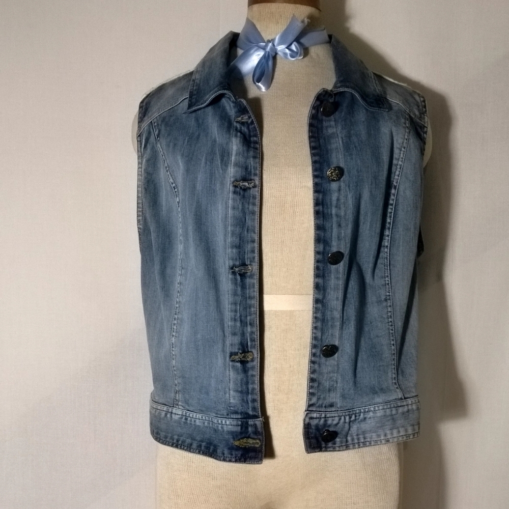 Denim and Lace Women's Vest - Picture 3 of 14